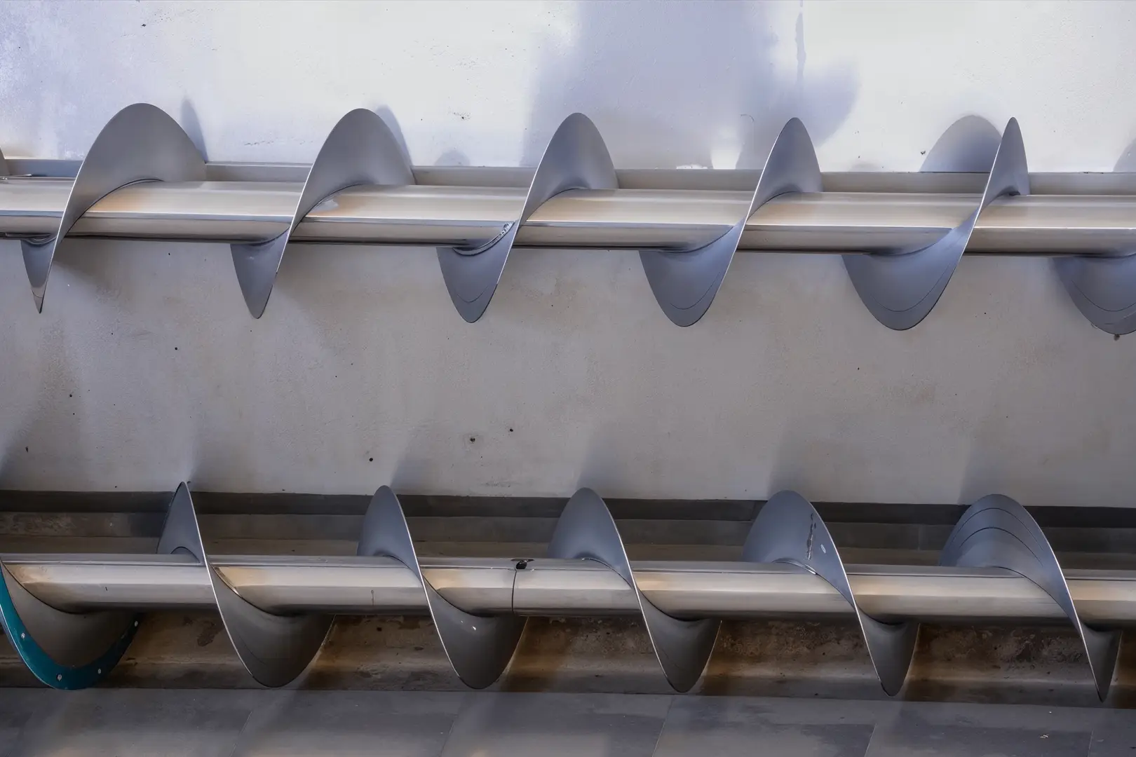 Auger screw conveyor